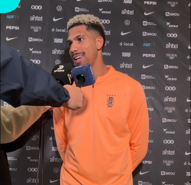 阿劳霍：铲福登那下我明显冲球去的并非恶意，赛后他和我说没事