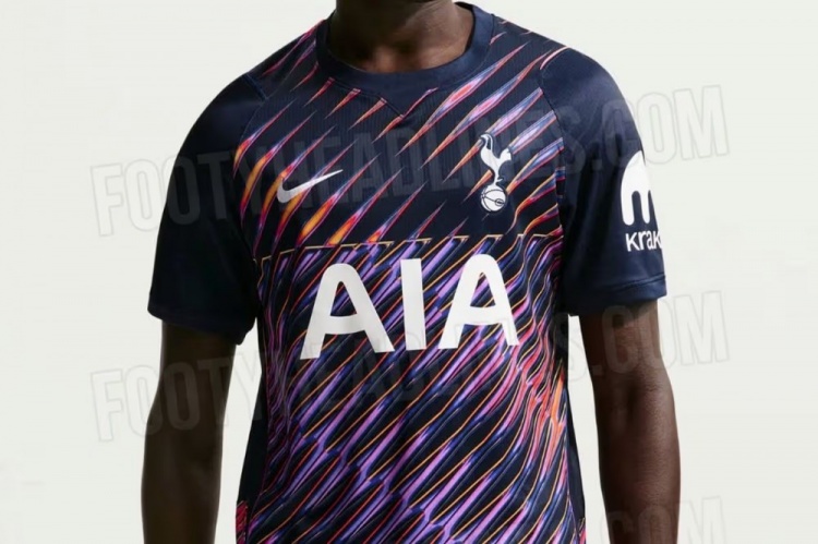 热刺新赛季客场球衣谍照：藏青色底色，搭配粉、紫、橙锯齿花纹